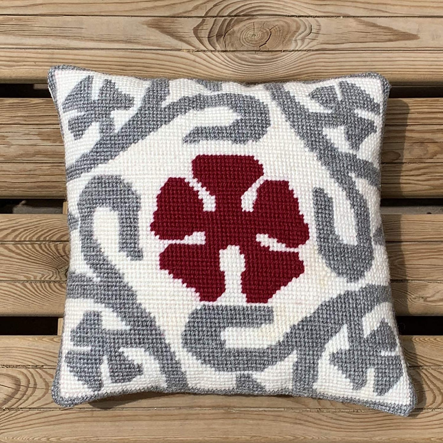 Kit de bordado sobre cañamazo | Eixample