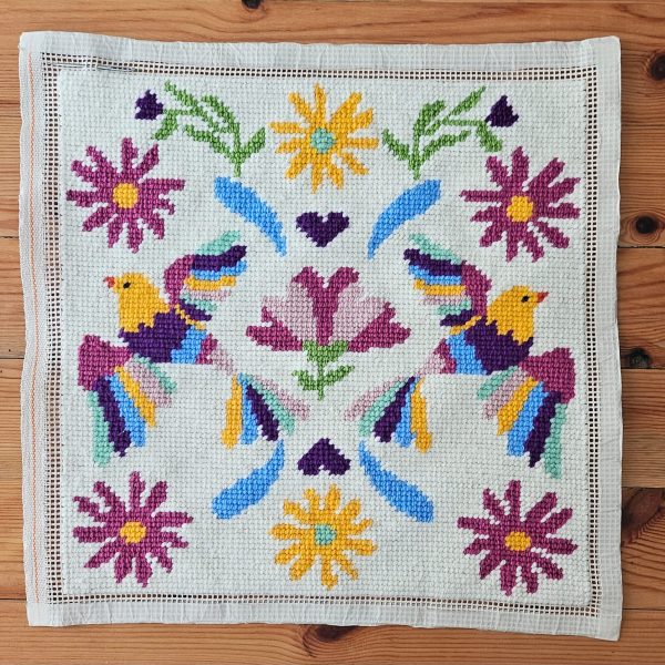 Kit de bordado sobre cañamazo | México