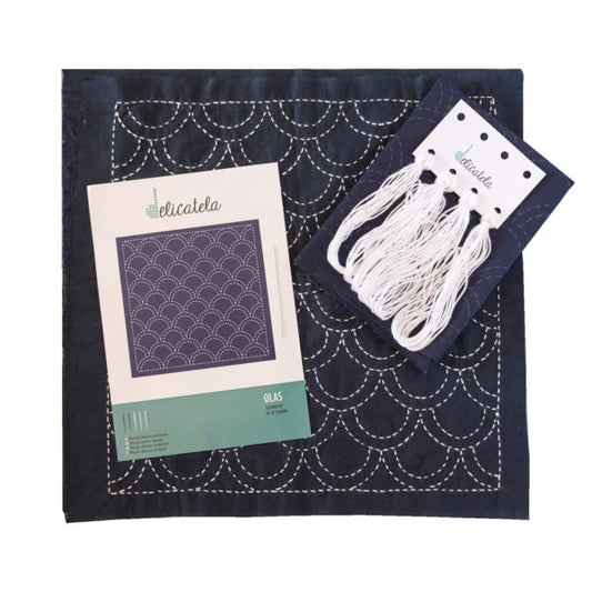 Sashiko | Kit de bordado Japonés | Diseño Olas | Color Azul índigo