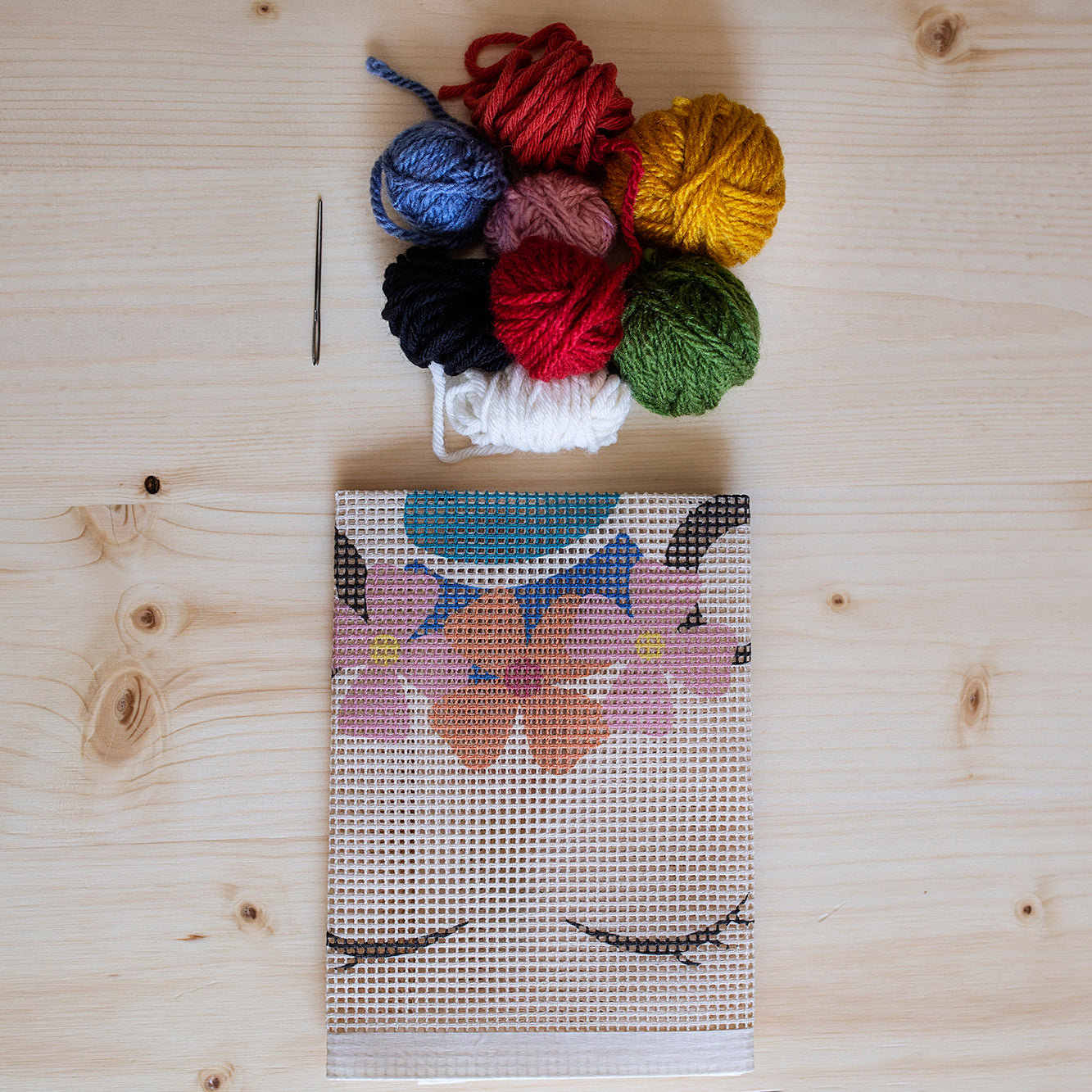 Kit de bordado sobre cañamazo | Unicornio